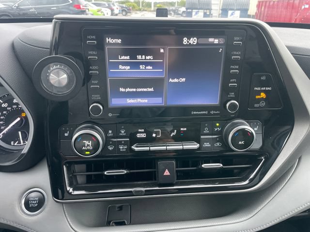 Used 2021 Toyota Highlander XLE AWD/4WD image 13