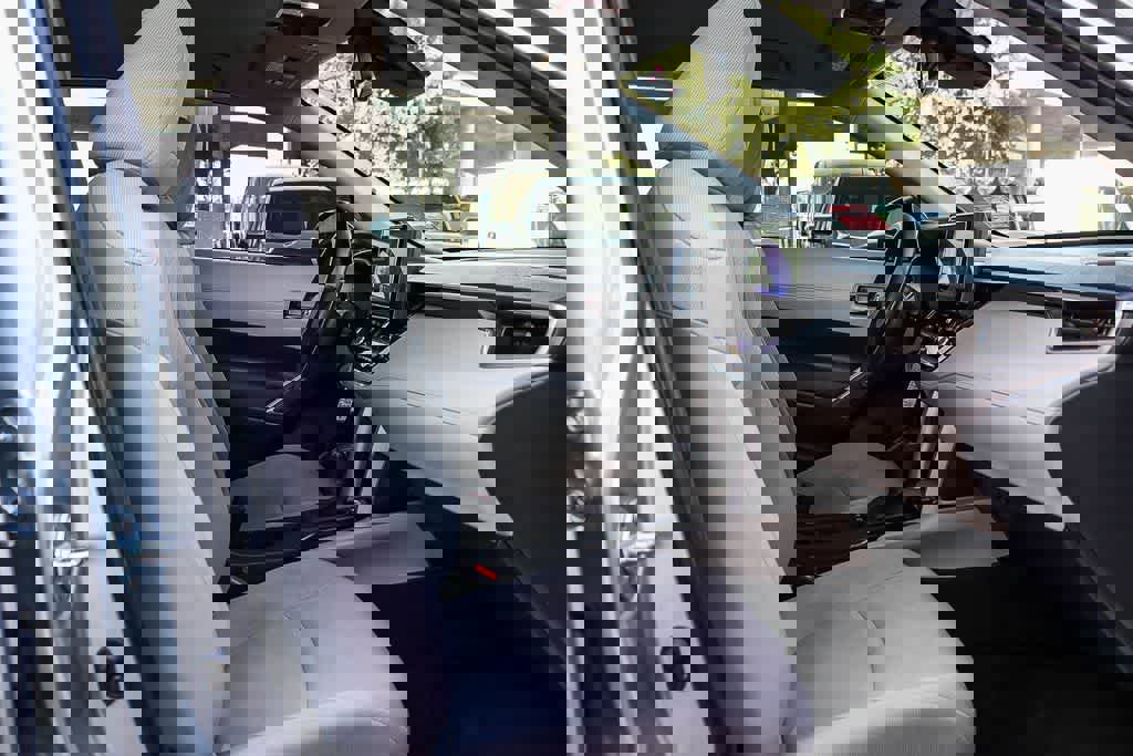 Used 2023 Toyota Corolla Cross L image 15