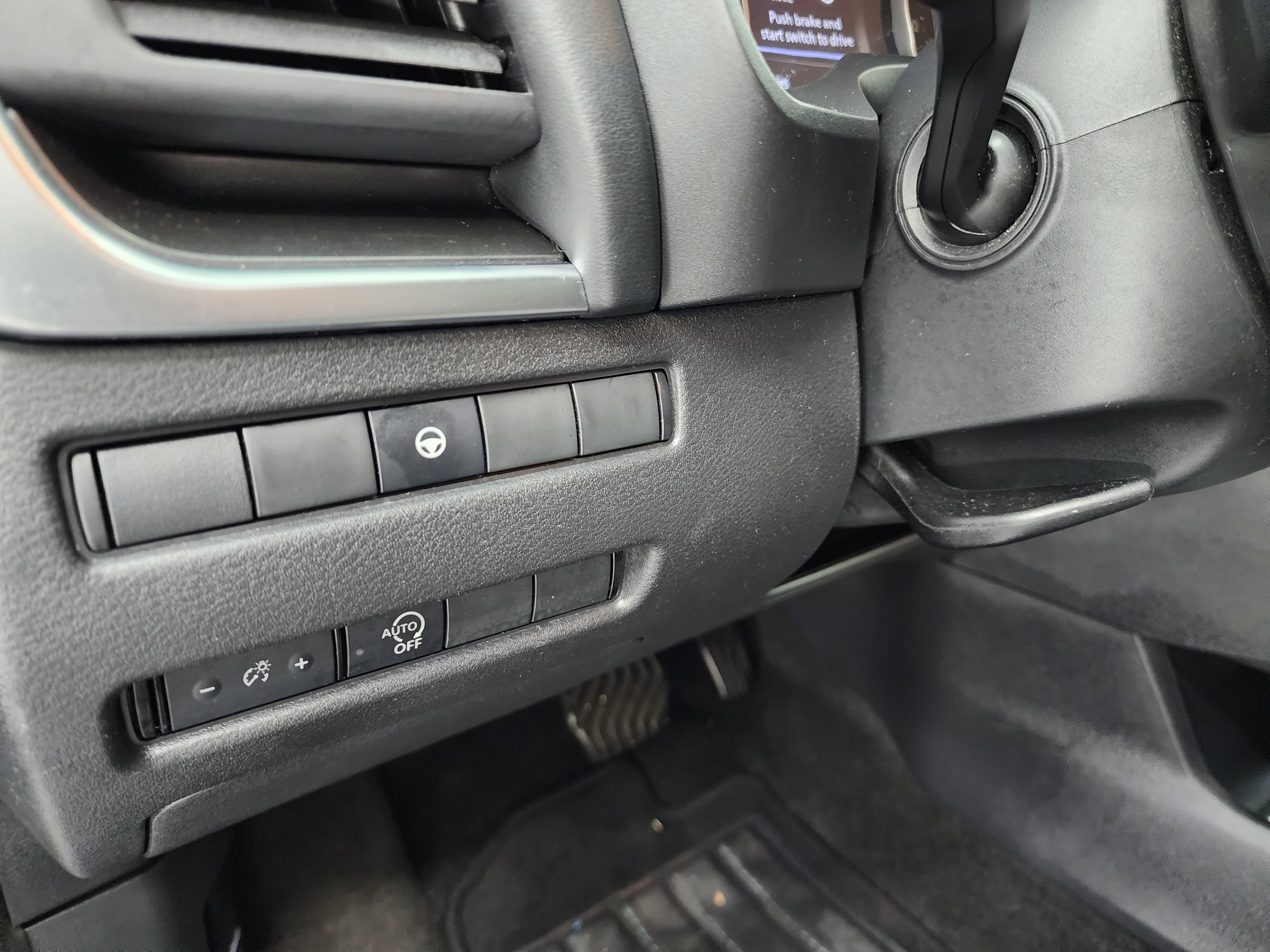 Used 2023 Nissan Rogue SV image 39