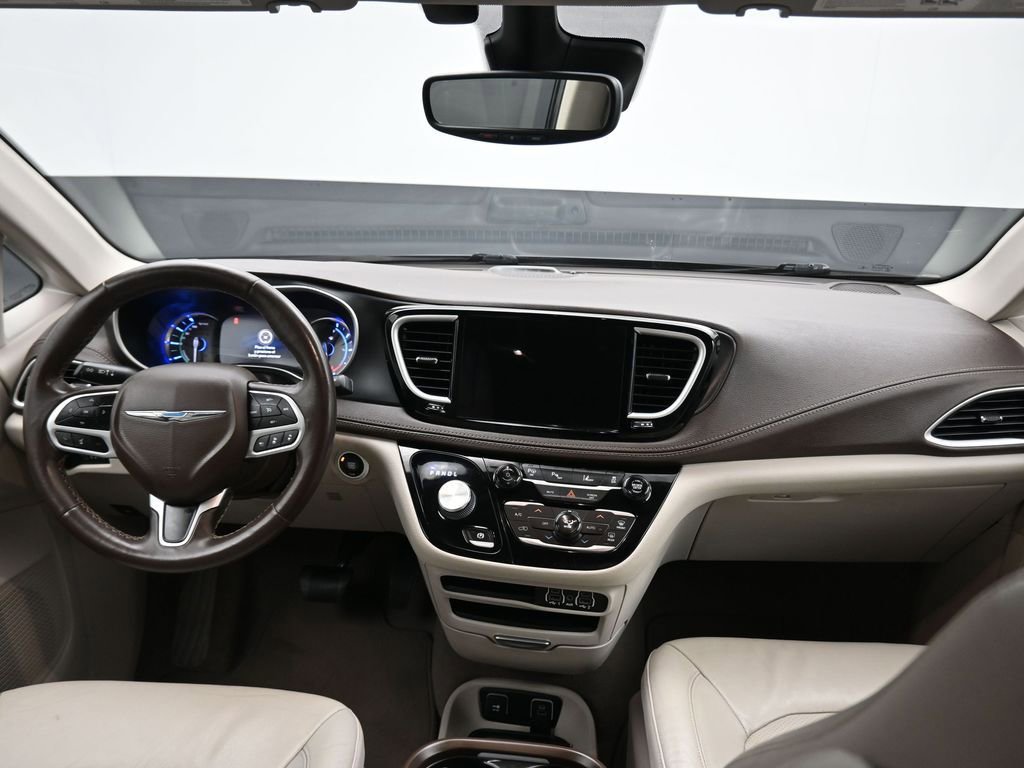 Used 2021 Chrysler Pacifica Touring-L FWD image 60