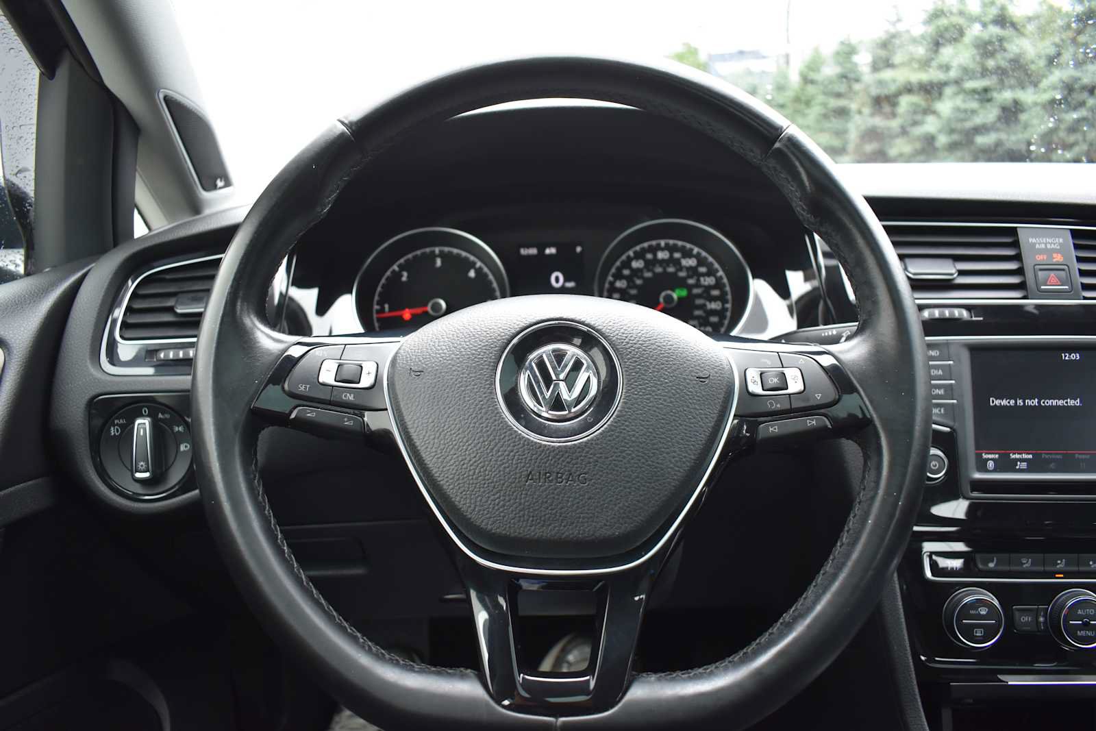 Used 2015 Volkswagen Golf TDI SEL FWD image 25