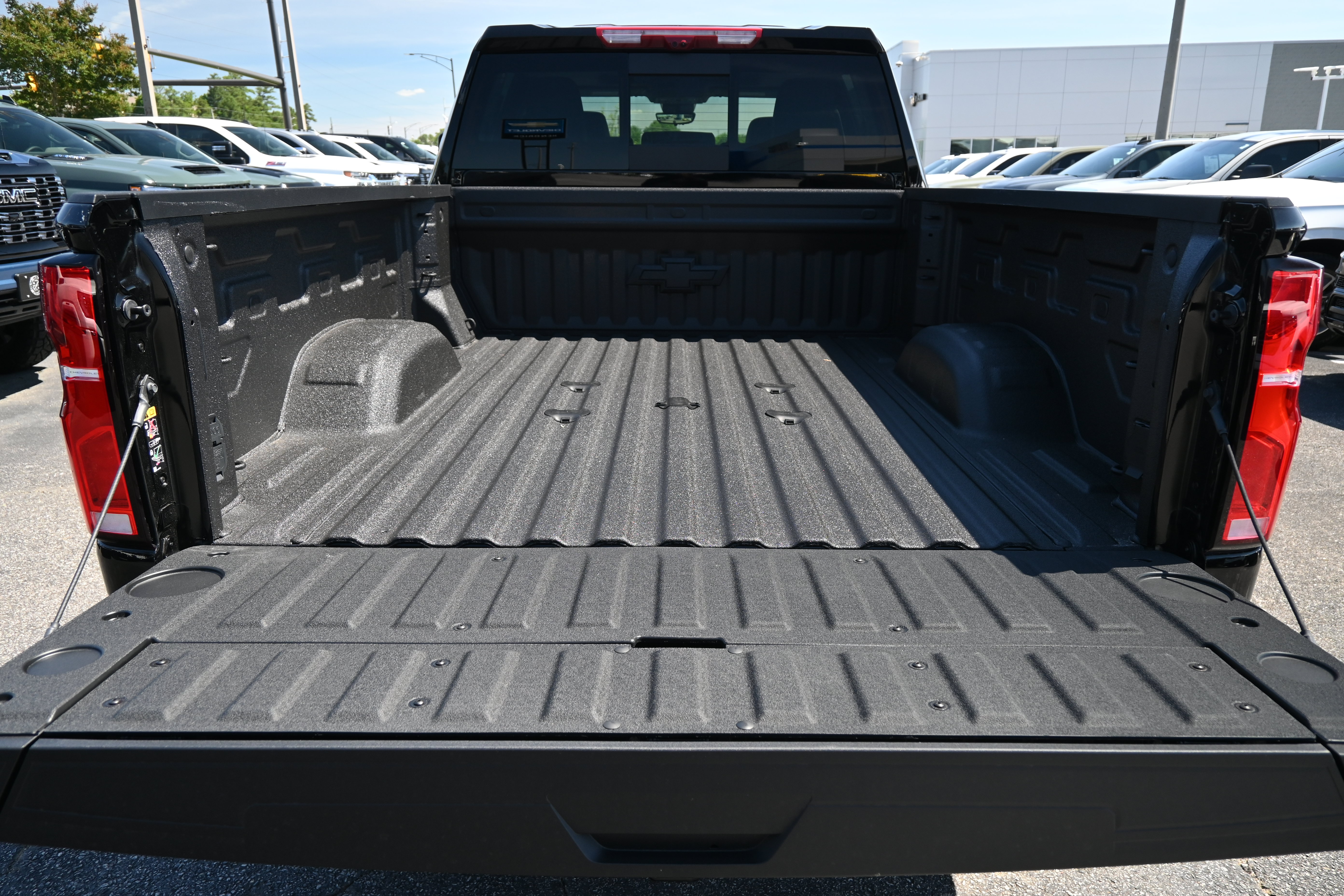 New 2026 Chevrolet Silverado 2500 LTZ w/ LTZ Premium Package AWD/4WD image 33