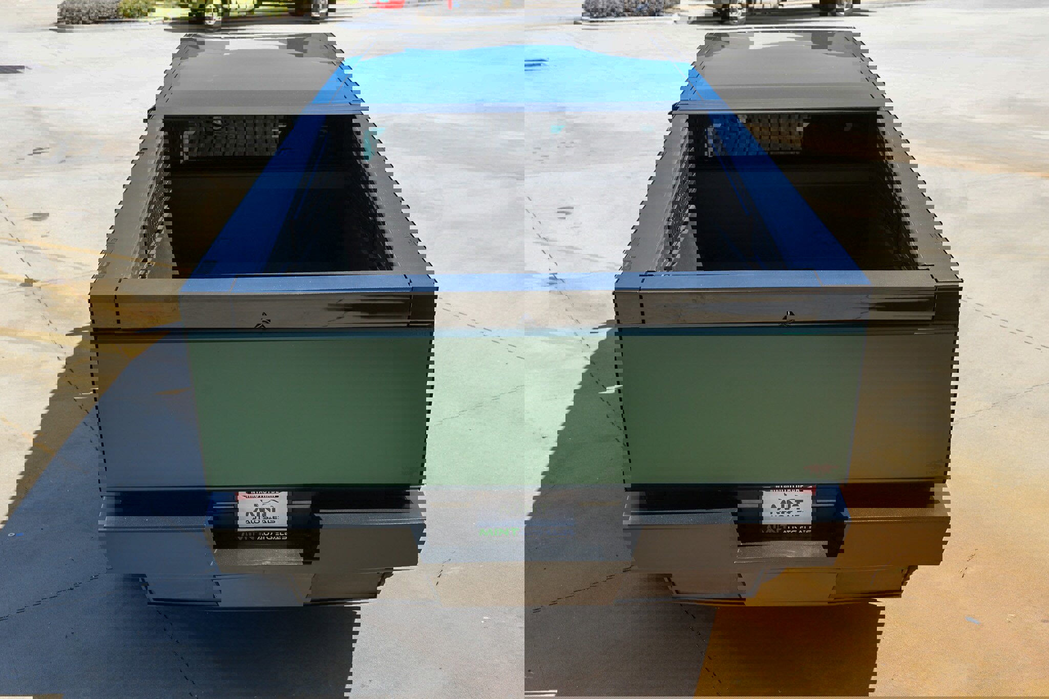 Used 2024 Tesla Cybertruck AWD Crew Cab image 12