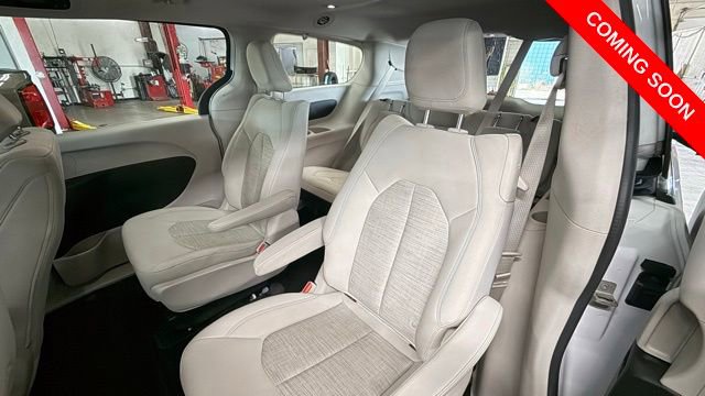 Used 2018 Chrysler Pacifica Touring Plus image 24