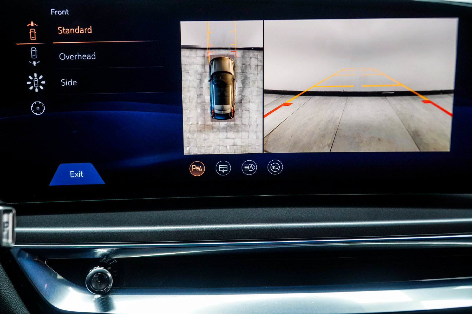 Used 2024 Cadillac Lyriq Tech w/ Driver Assist Package RWD image 33