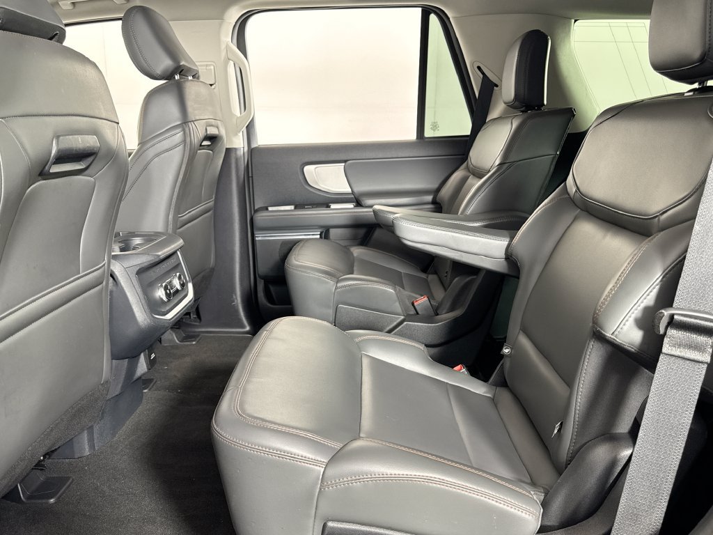 Used 2025 Ford Expedition Active AWD/4WD image 11