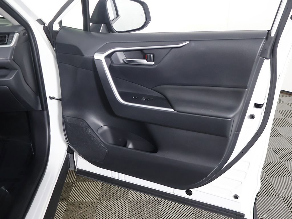 Used 2024 Toyota RAV4 XLE image 21