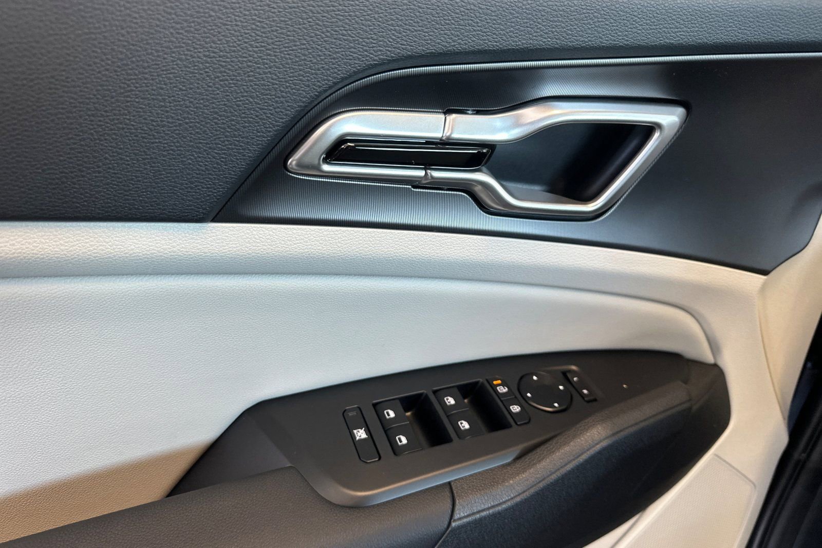 New 2026 Kia Sportage EX AWD/4WD image 11