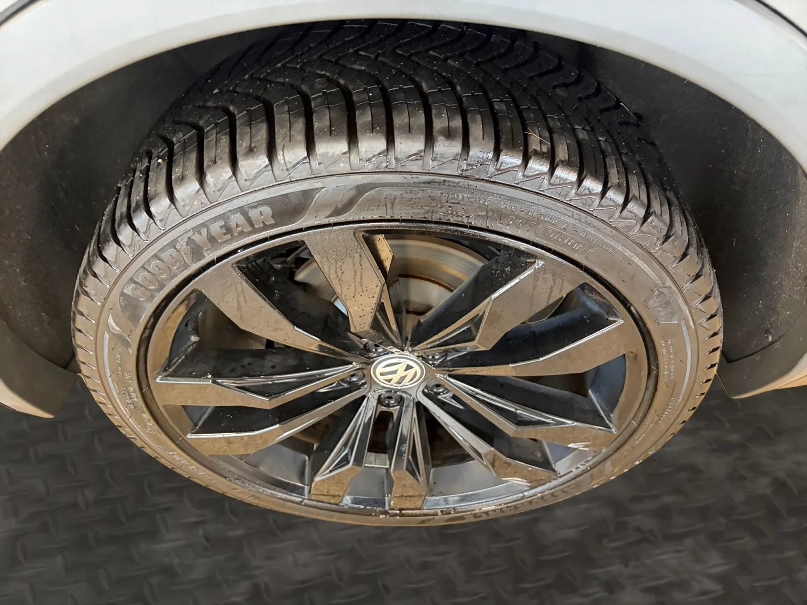 Used 2021 Volkswagen Tiguan SE R-Line AWD/4WD image 43