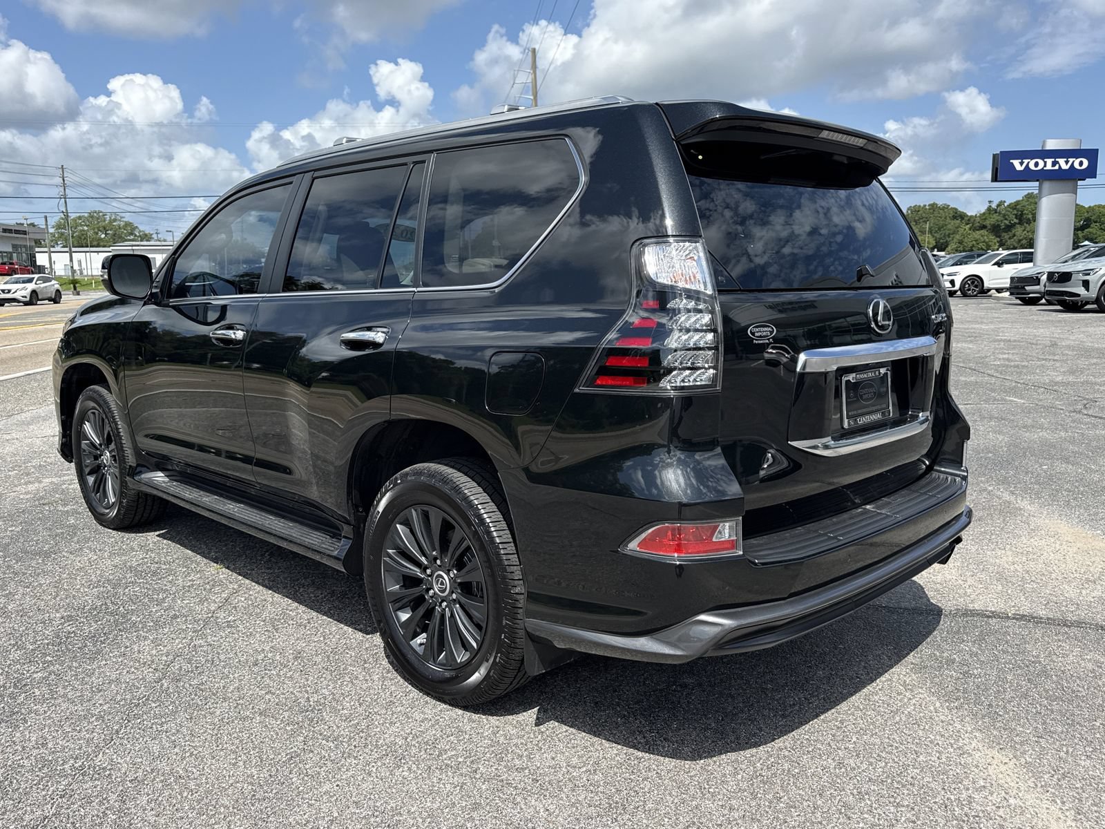 Used 2023 Lexus GX 460 Luxury w/ Sport Design Package AWD/4WD image 3