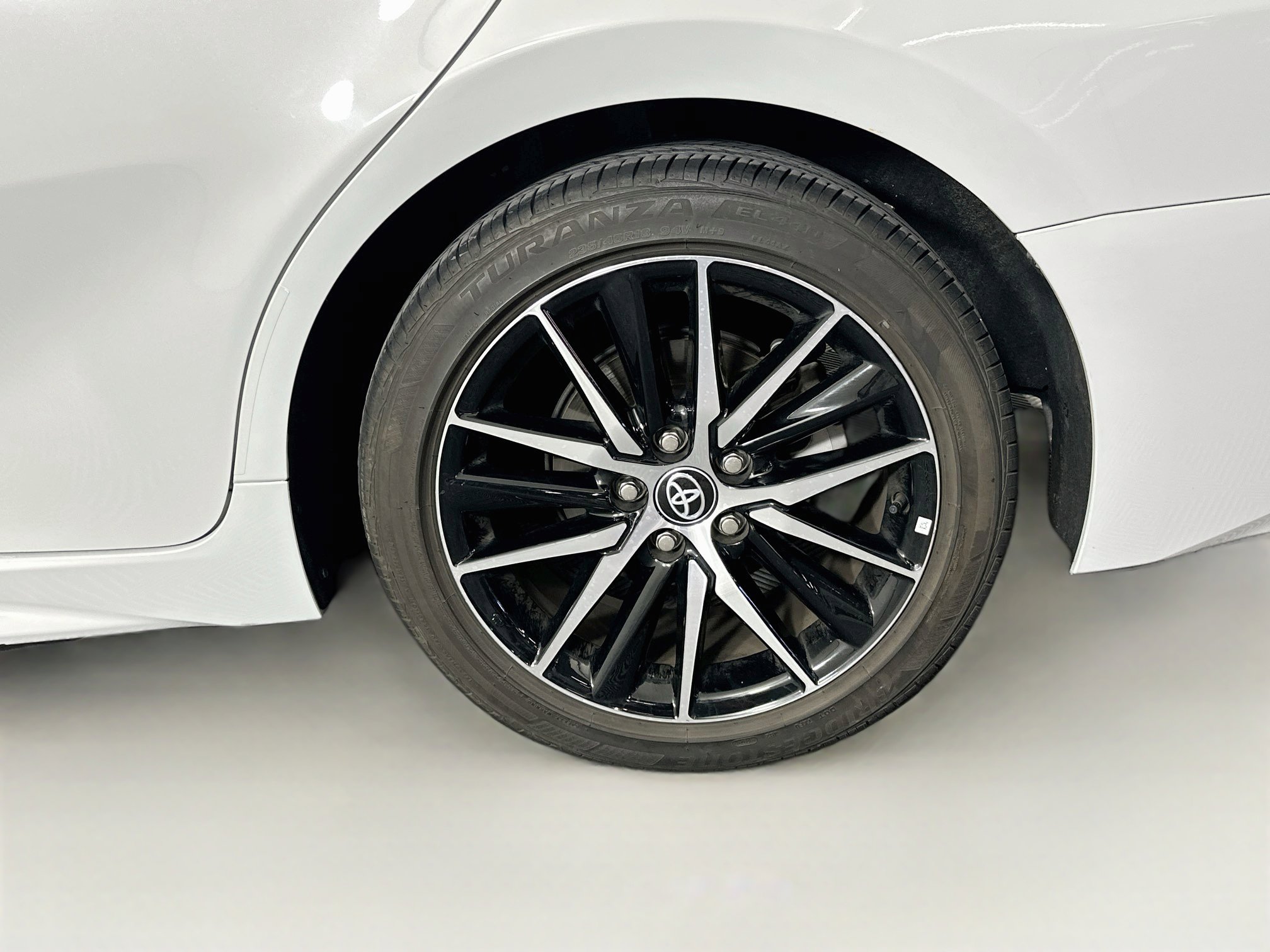Used 2024 Toyota Camry SE FWD image 11