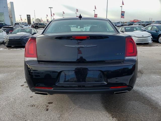 Used 2020 Chrysler 300 Touring w/ Sport Appearance Package image 6