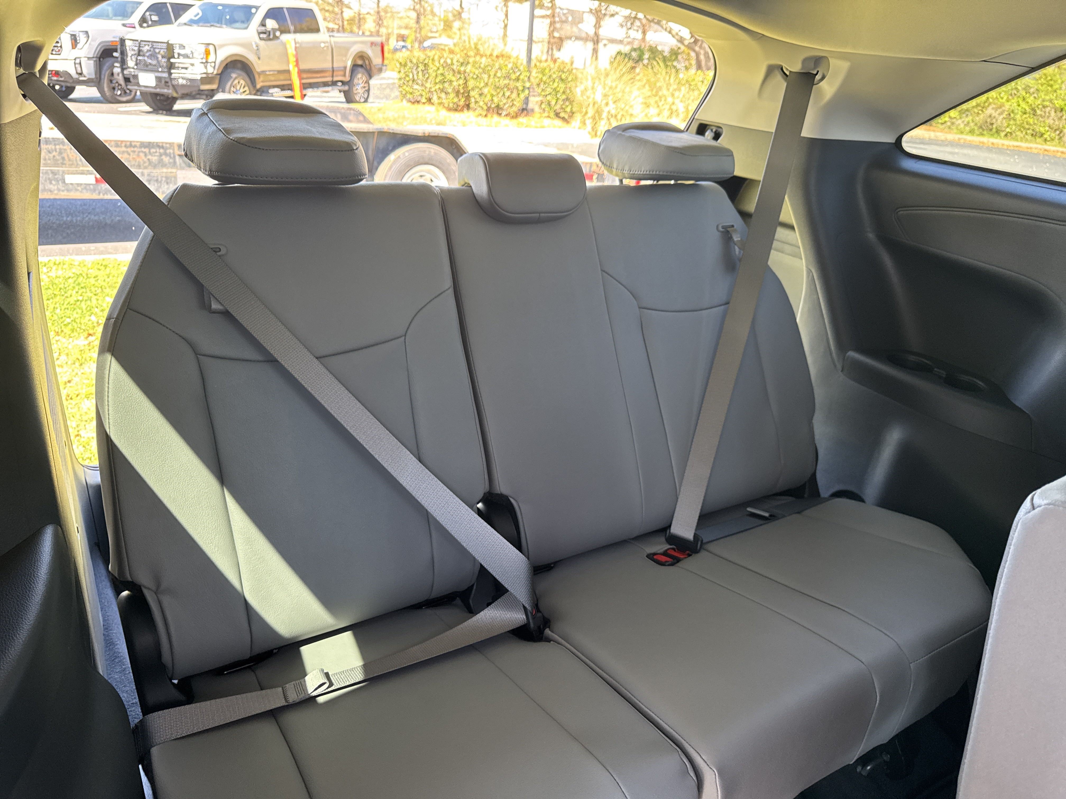 New 2025 Toyota Sienna XLE FWD image 33
