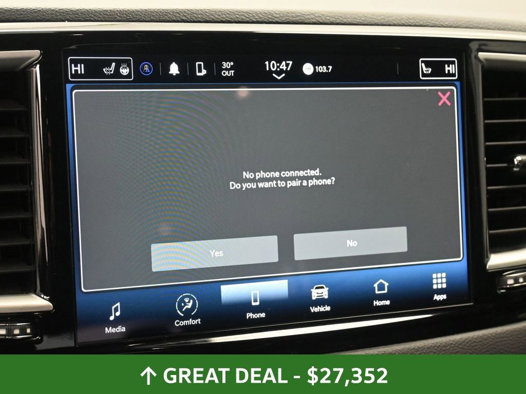 Used 2024 Chrysler Pacifica Touring-L image 31