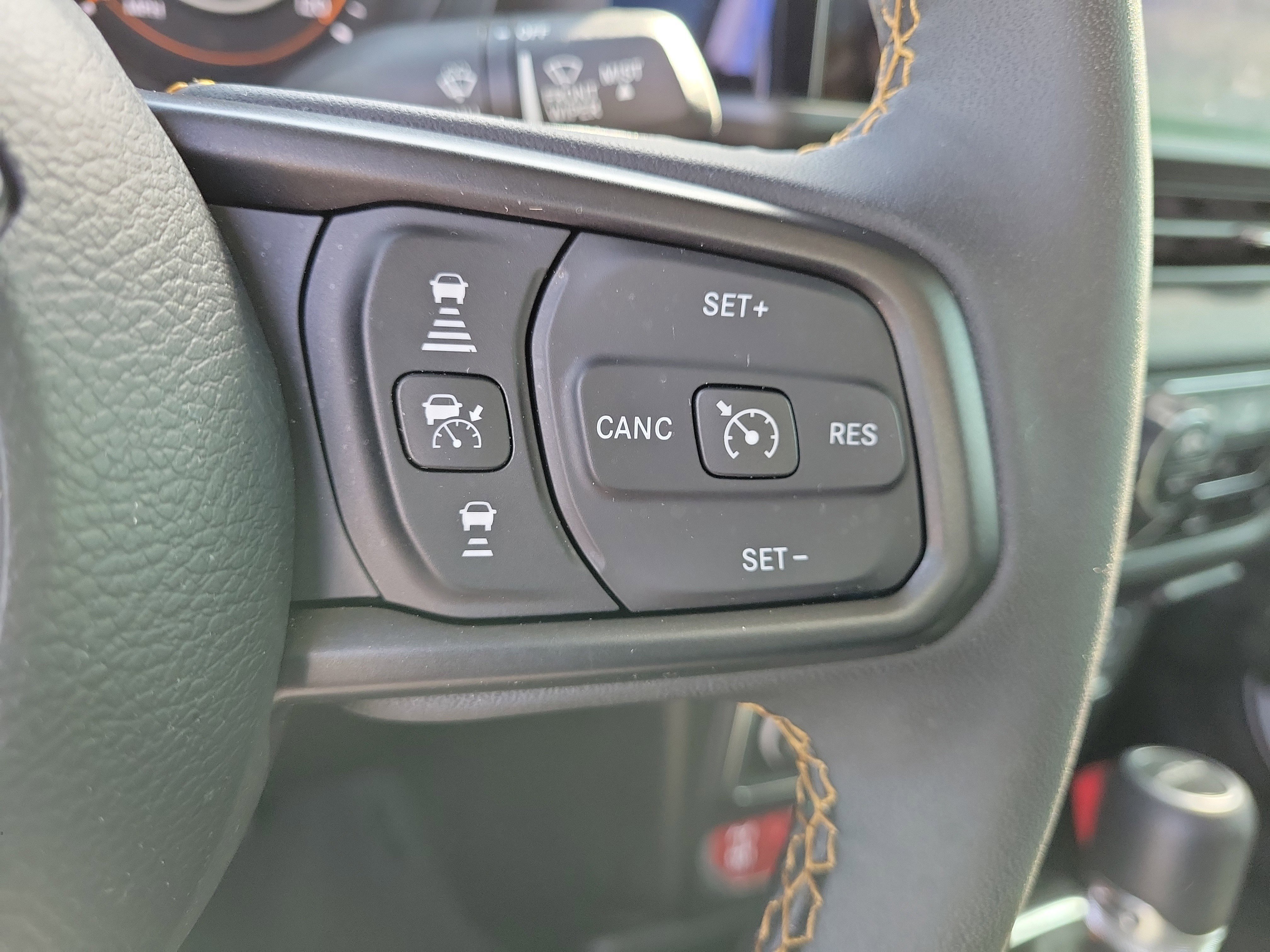 Used 2024 Jeep Gladiator Willys image 22