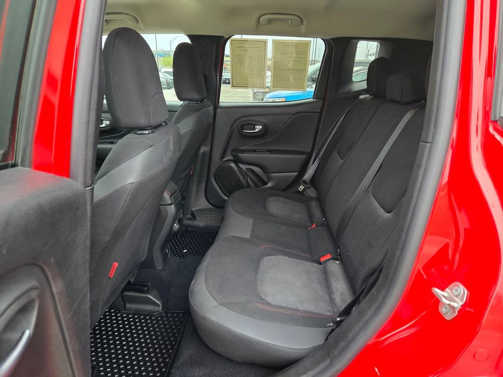 Used 2020 Jeep Renegade Trailhawk w/ Cold Weather Group AWD/4WD image 29