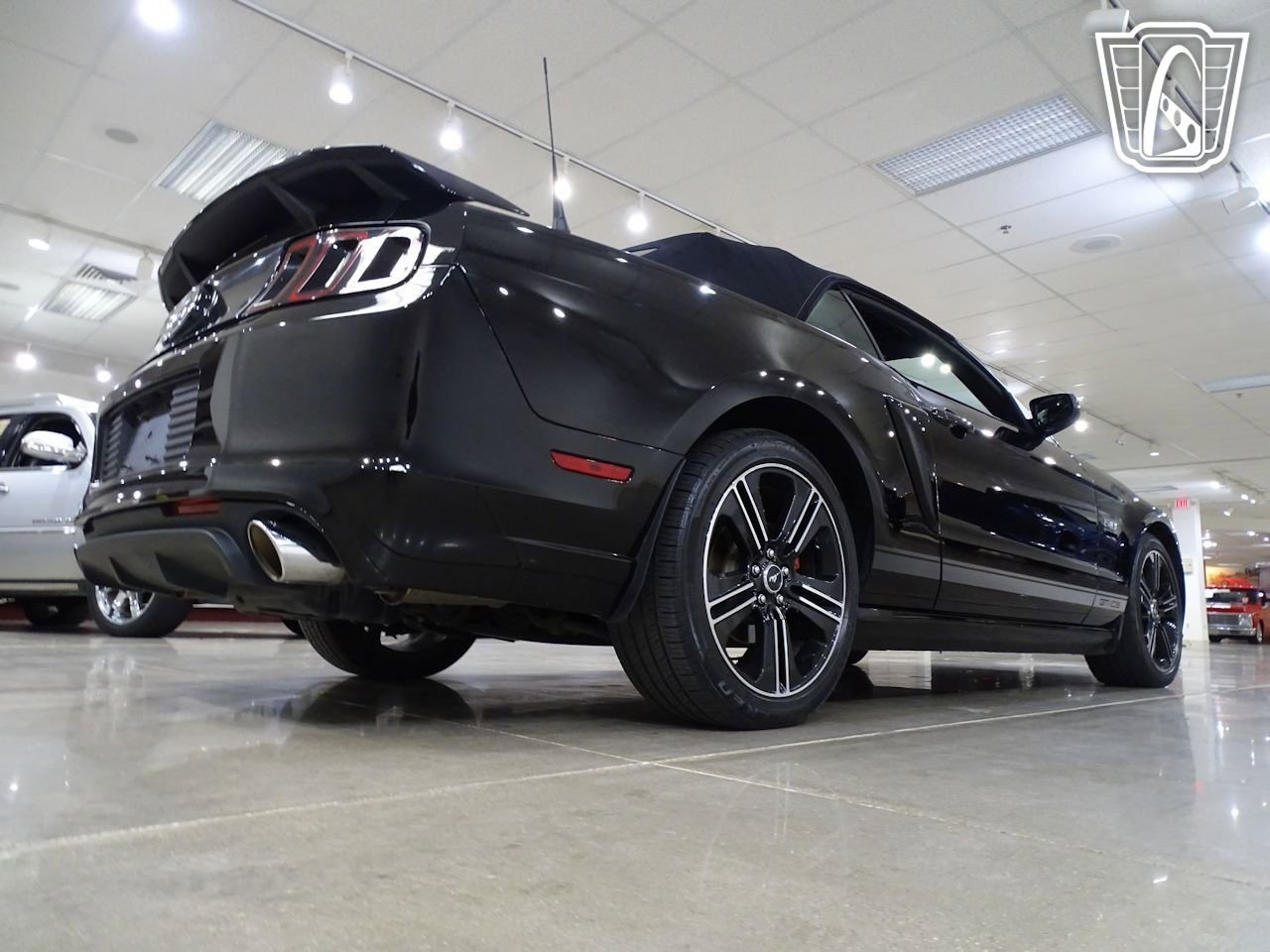 Used 2014 Ford Mustang GT Premium w/ Equipment Group 402A RWD image 17