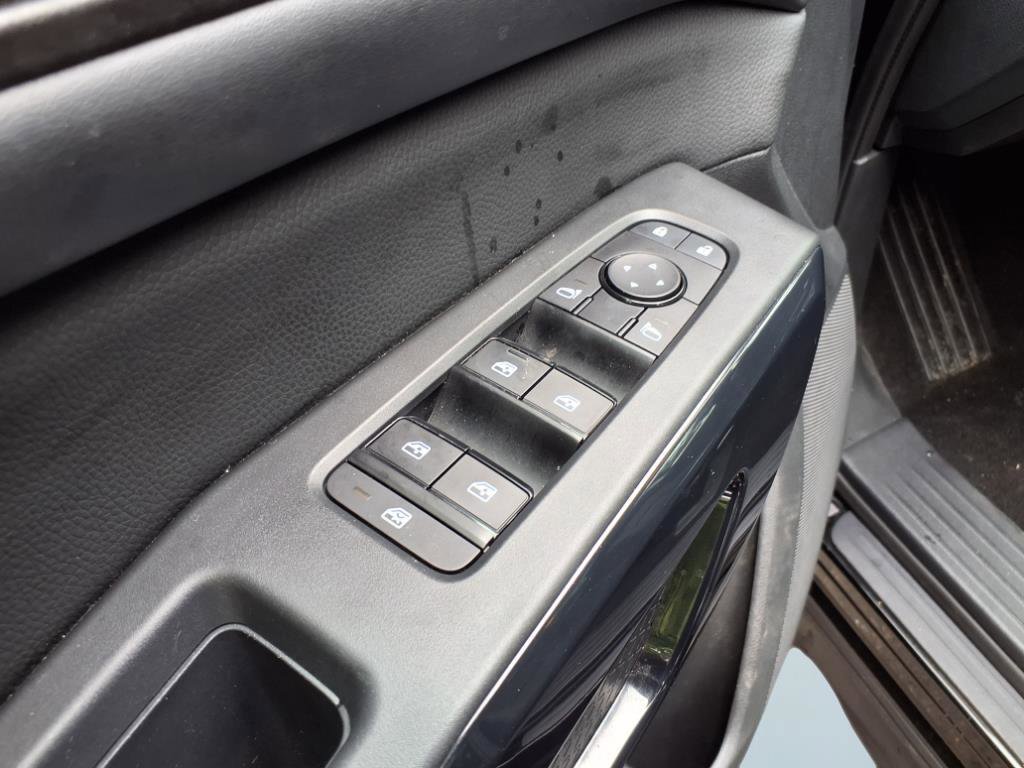 Used 2024 Nissan Pathfinder SV image 14