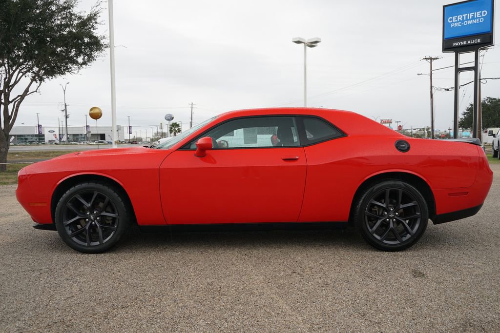 Used 2020 Dodge Challenger SXT w/ Blacktop Package image 11