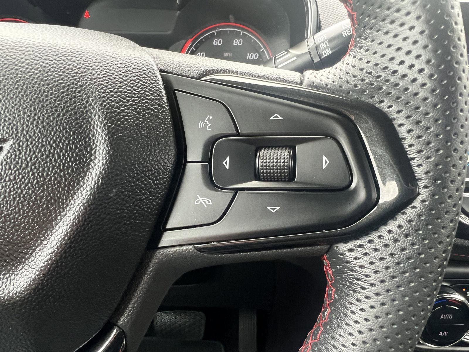 Used 2022 Chevrolet TrailBlazer RS w/ Technology Package FWD image 21