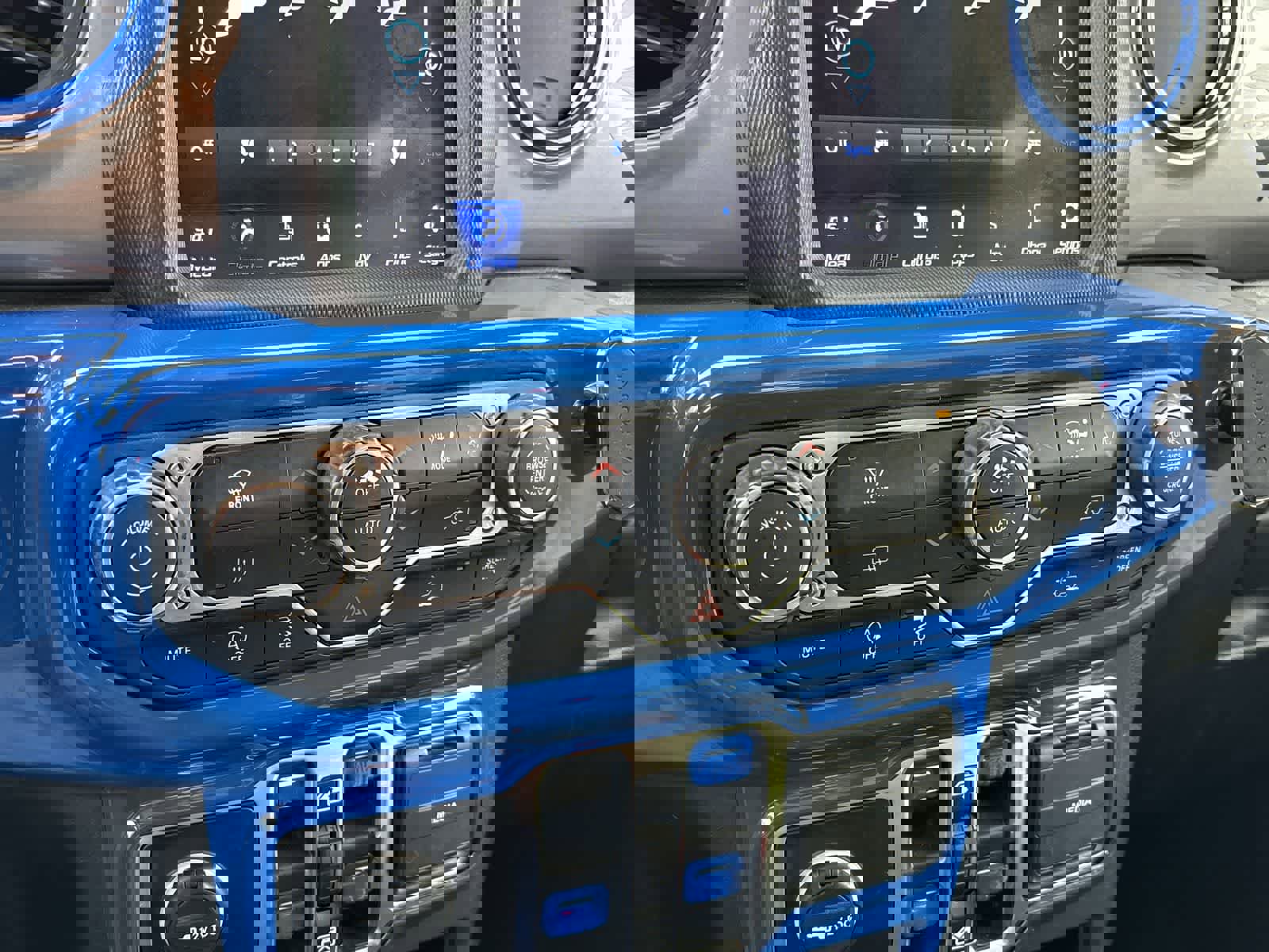 Used 2021 Jeep Wrangler Unlimited Sahara w/ Uconnect 4C Nav & Sound Group image 25