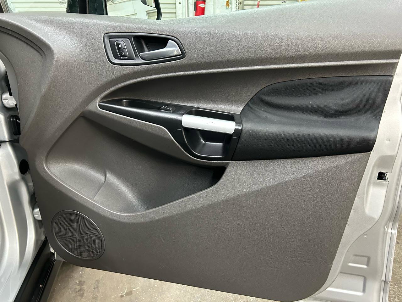 Used 2019 Ford Transit Connect XLT image 30