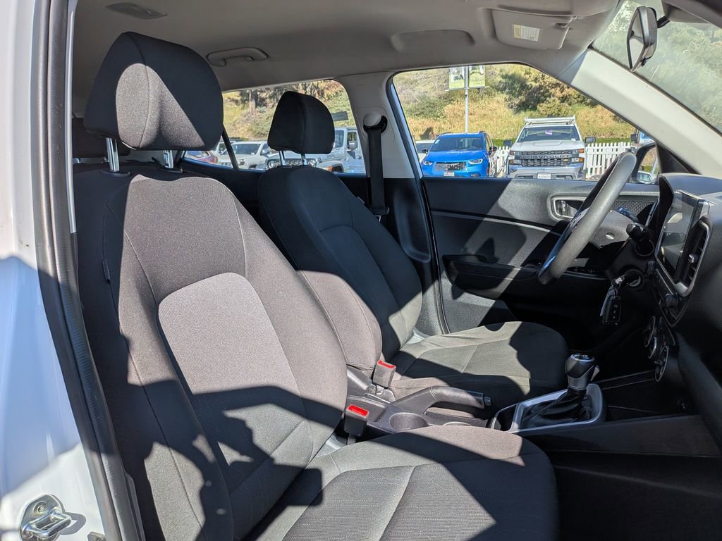 Used 2021 Hyundai Venue SE image 21