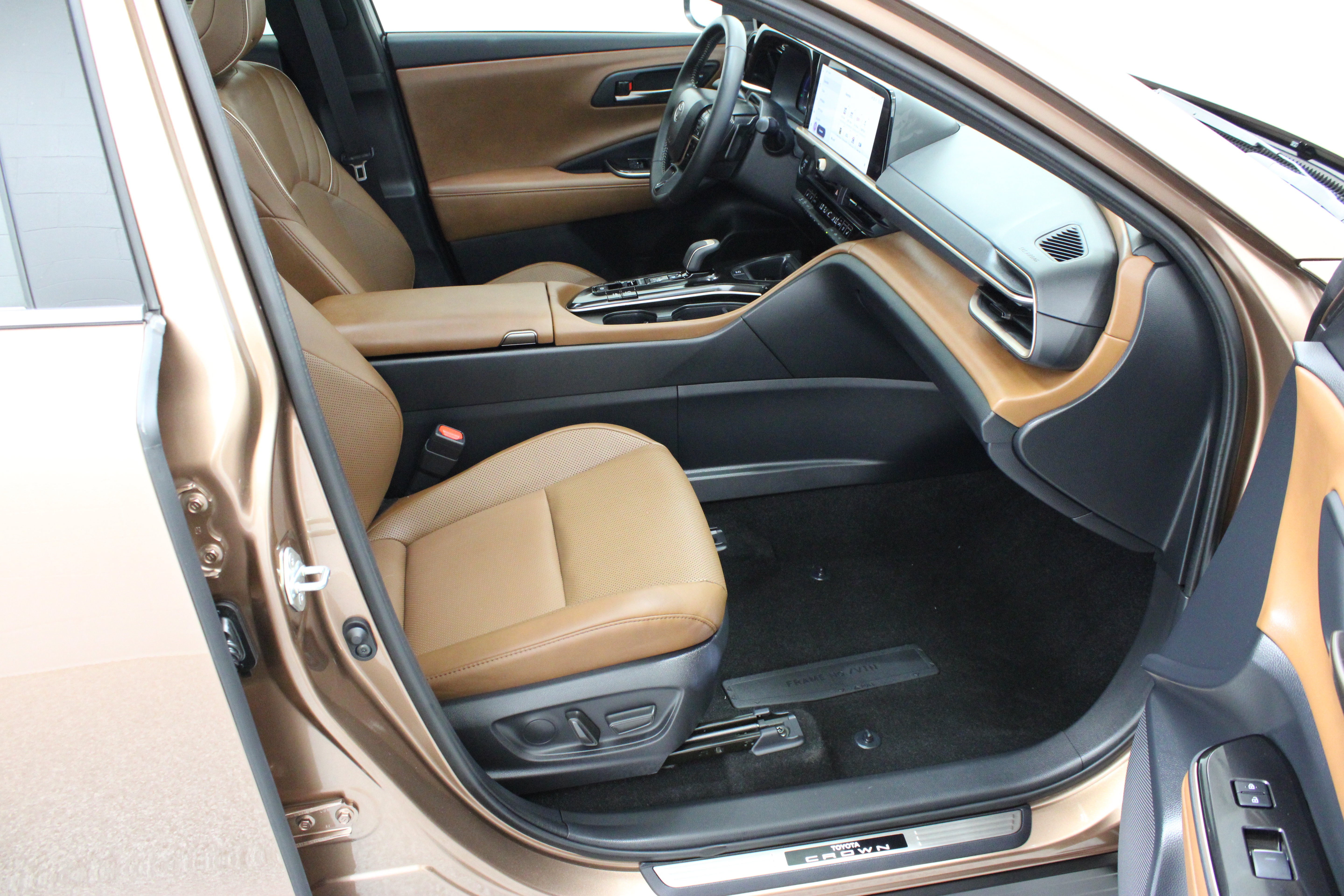 Certified 2025 Toyota Crown Signia w/ Advanced Technology Package AWD/4WD image 40