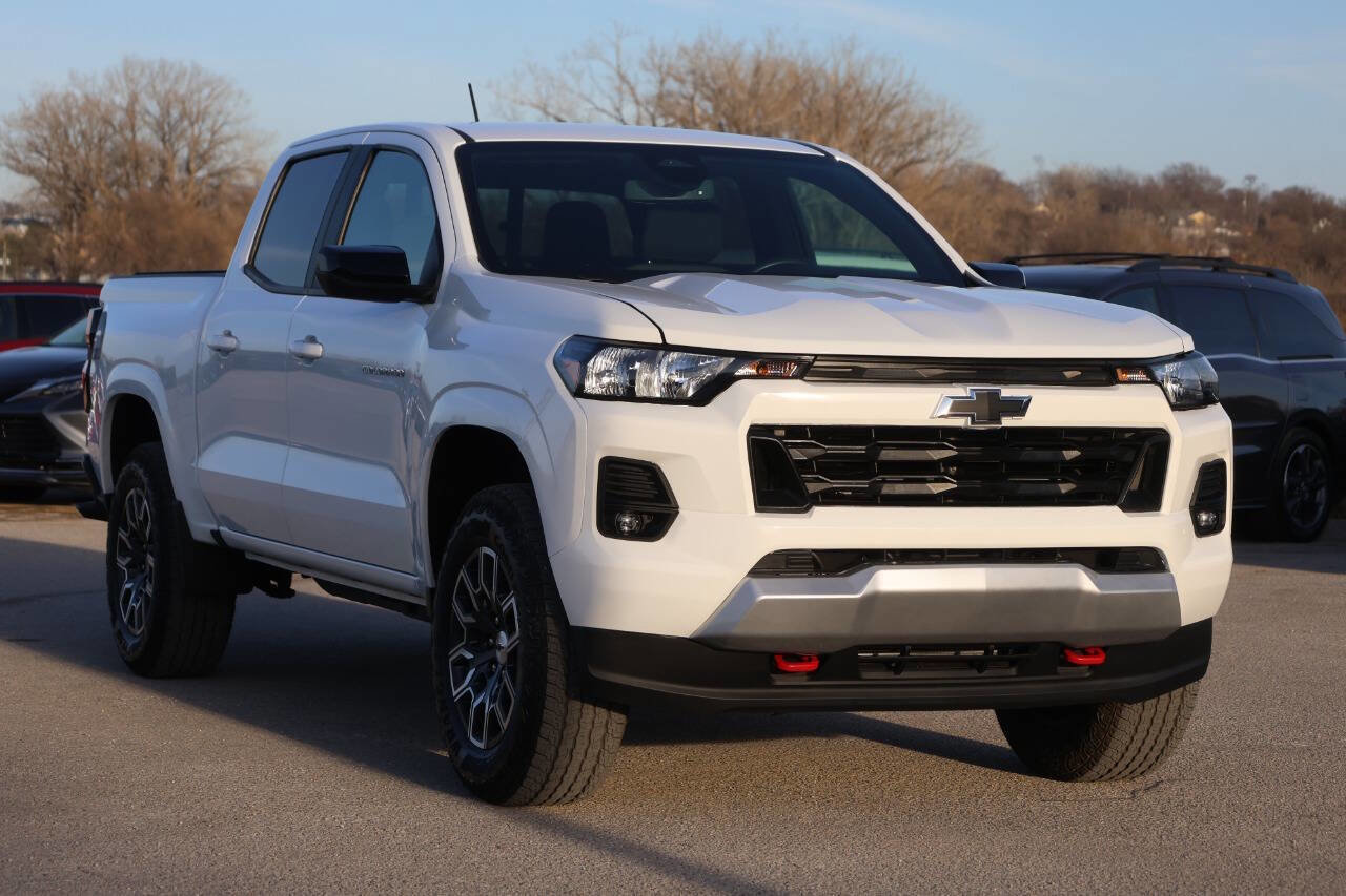 Used 2023 Chevrolet Colorado Z71 w/ Z71 Convenience Package 2 image 4
