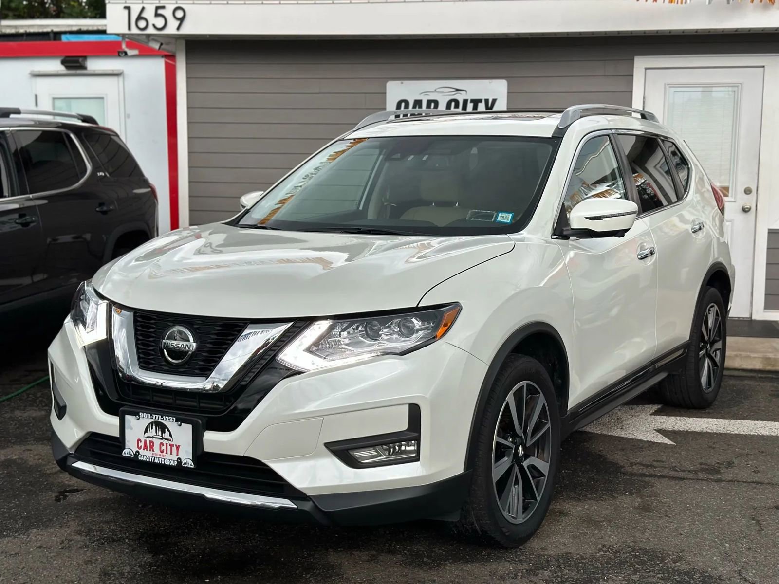 Used 2019 Nissan Rogue SL w/ Premium Package
