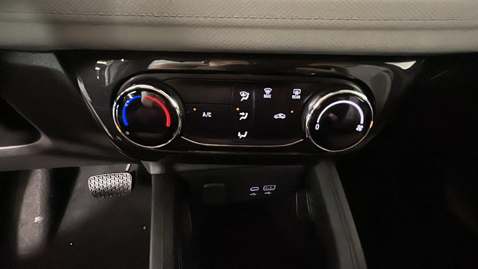Used 2025 Chevrolet TrailBlazer LT FWD image 26