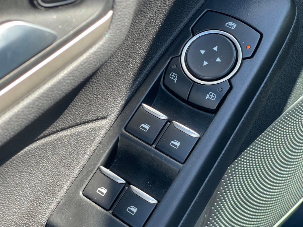 Used 2022 Ford Escape SEL image 19