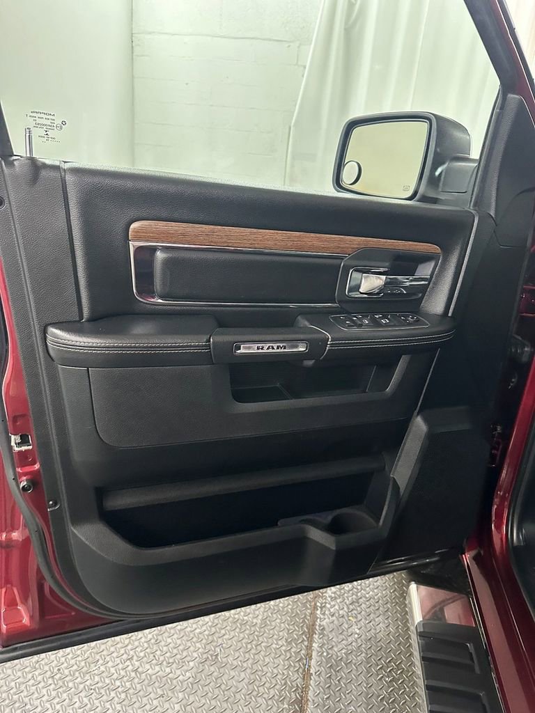 Used 2018 RAM 1500 Laramie w/ Convenience Group AWD/4WD image 8