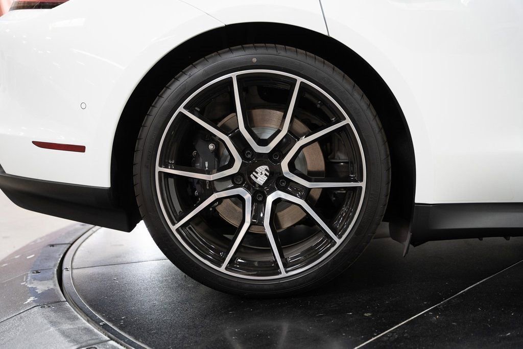 Certified 2025 Porsche Taycan image 12