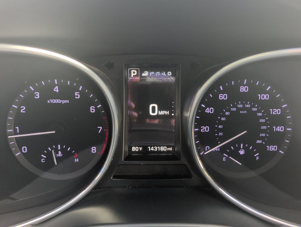 Used 2018 Hyundai Santa Fe AWD image 12