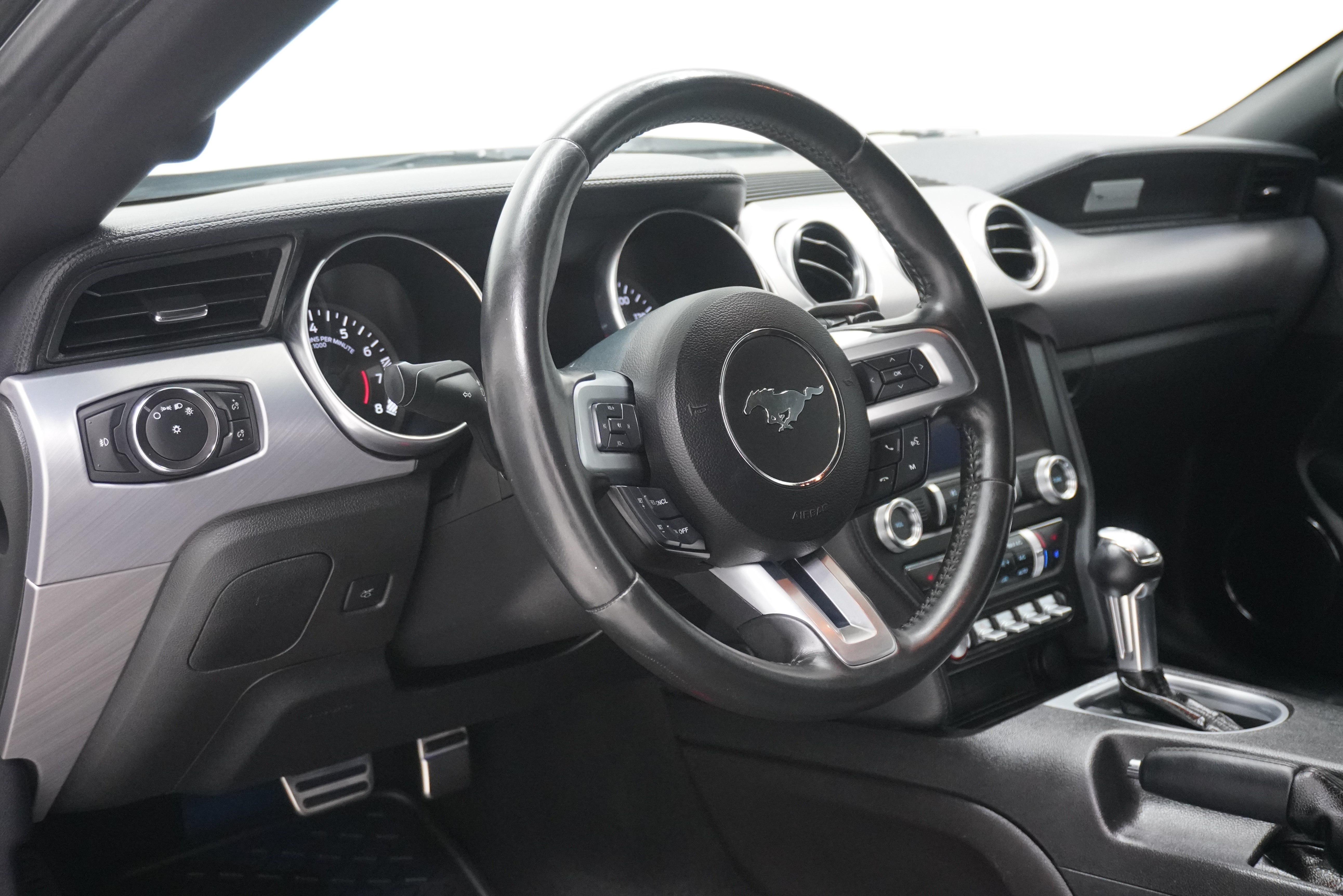 Used 2019 Ford Mustang Premium RWD image 13