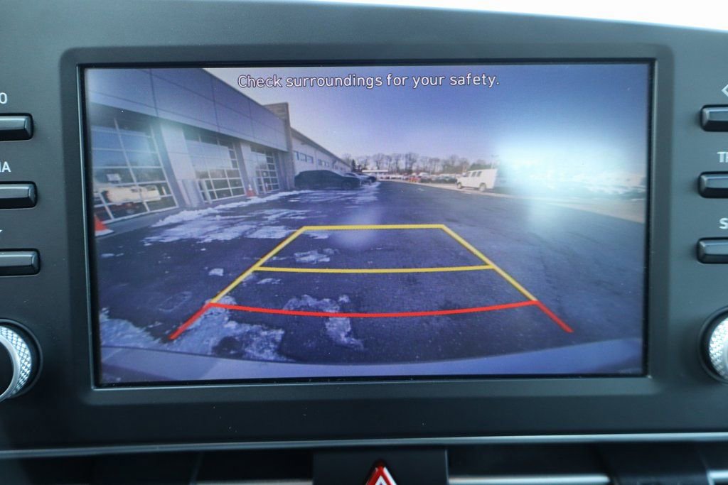 Used 2021 Hyundai Elantra SE image 12