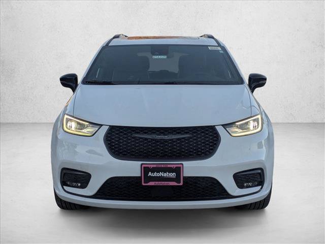 New 2026 Chrysler Pacifica Limited w/ S Appearance Package AWD/4WD image 6