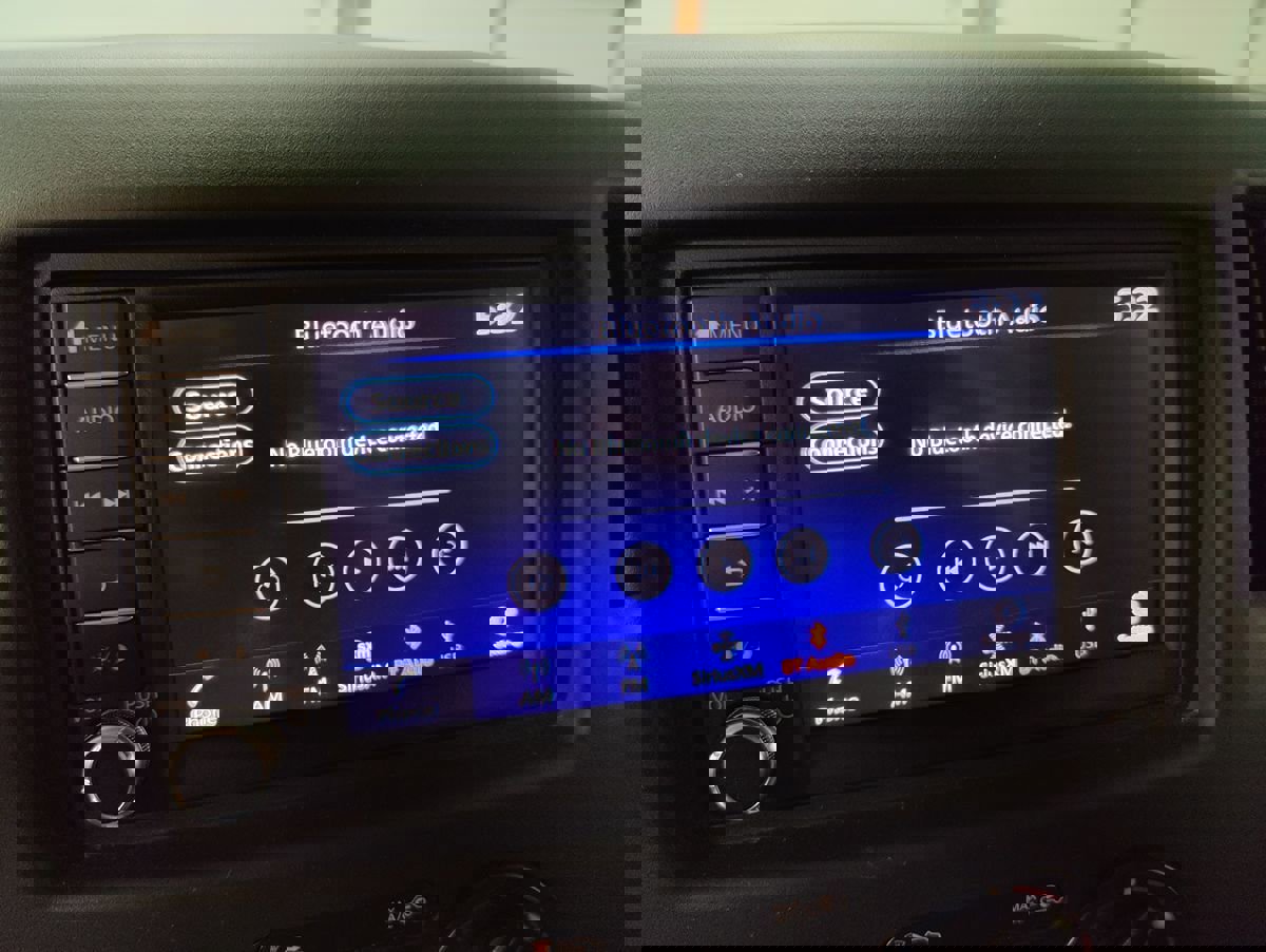 Used 2021 Nissan NV200 S image 32