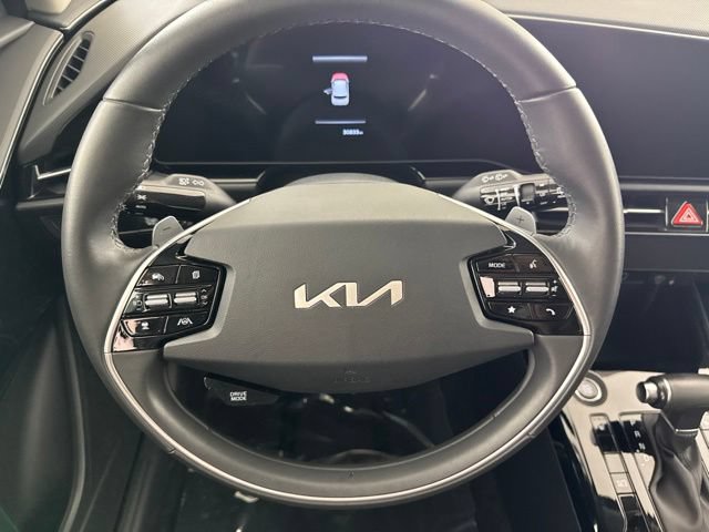 Certified 2024 Kia Niro EX FWD image 25