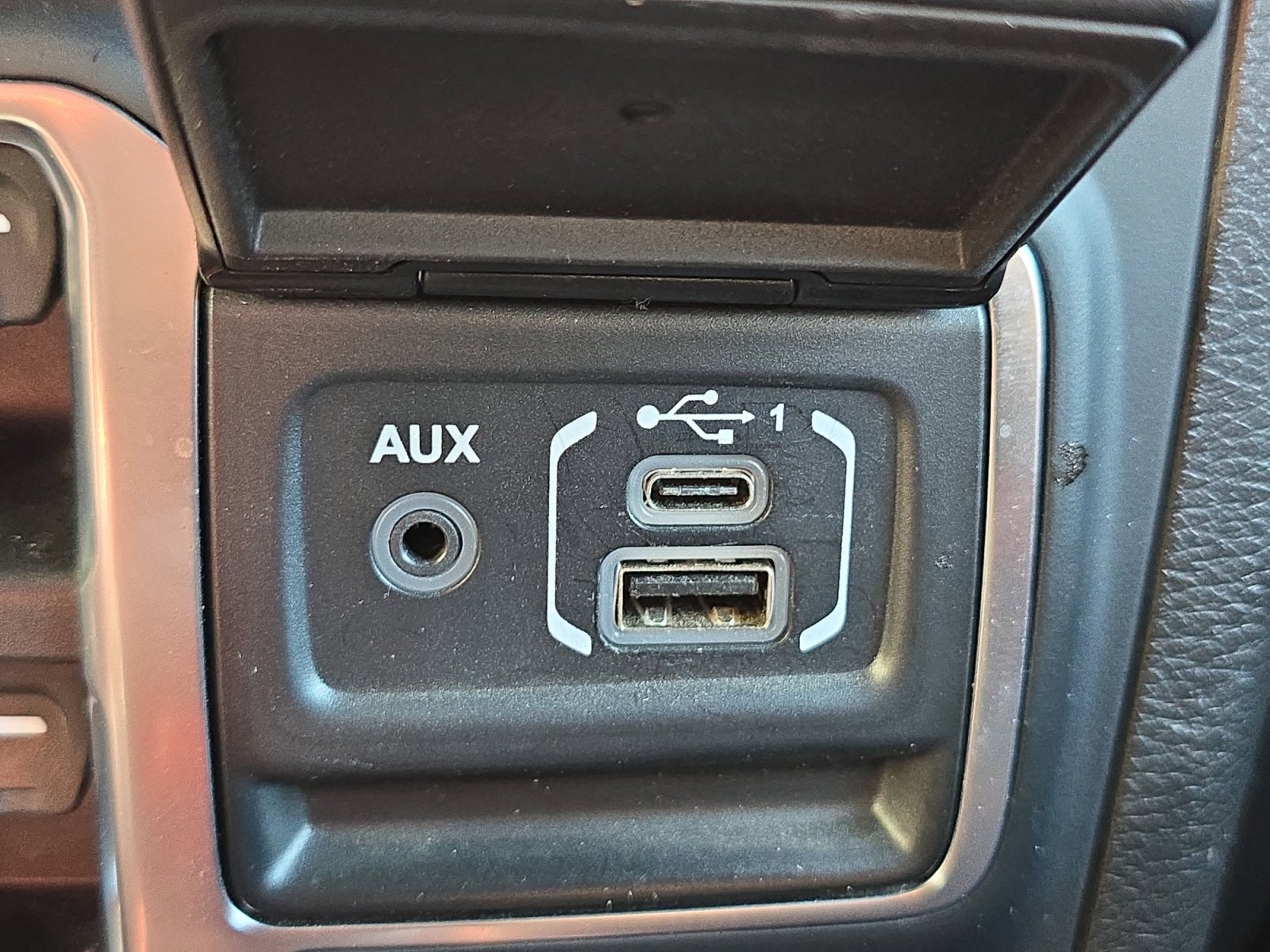 Used 2018 Jeep Wrangler Unlimited Sahara AWD/4WD image 20