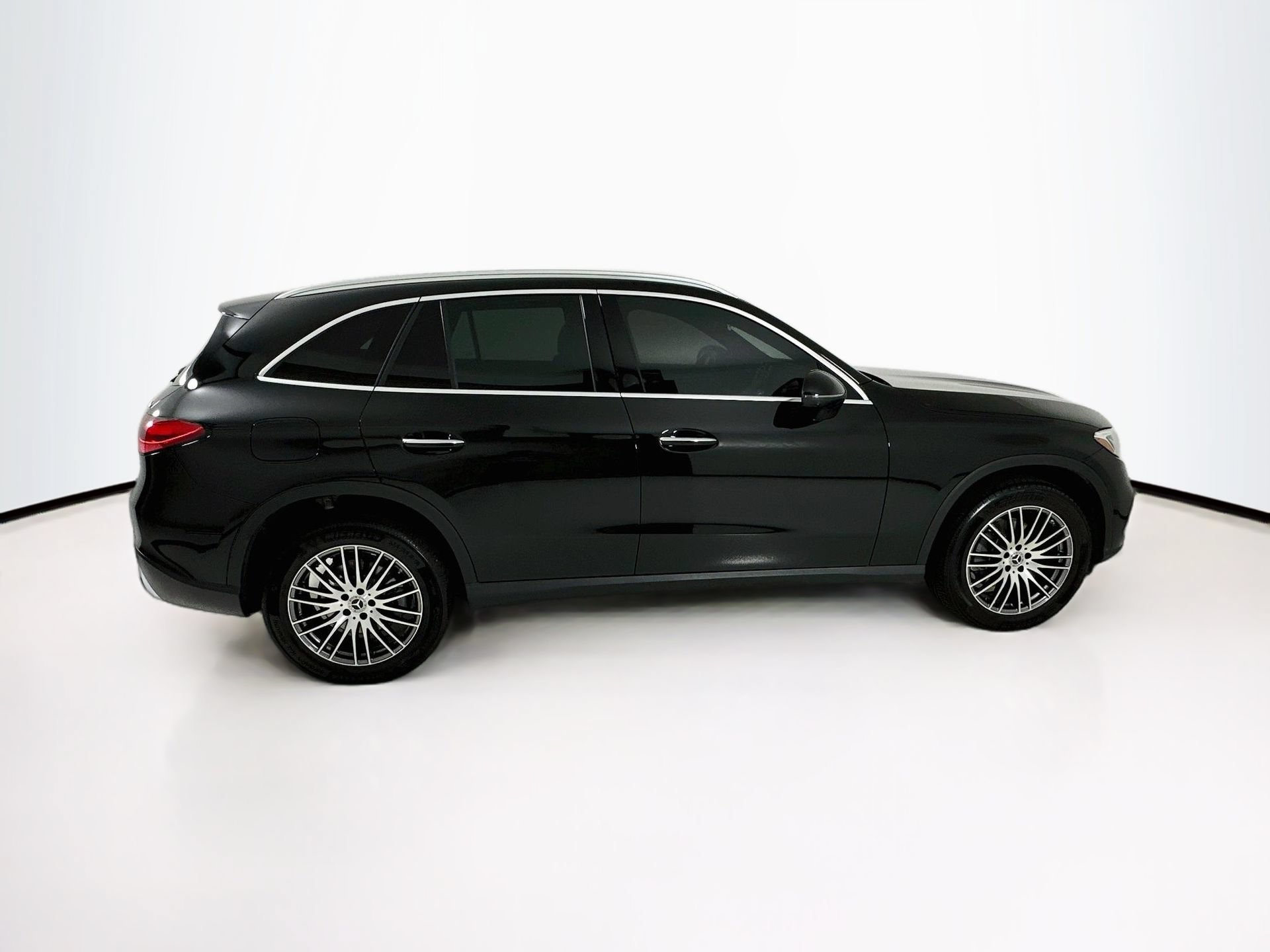 Certified 2026 Mercedes-Benz GLC 300 4MATIC image 9
