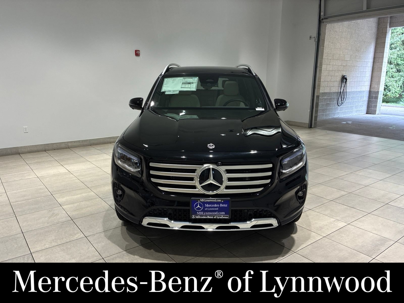 New 2026 Mercedes-Benz GLB 250 4MATIC image 2