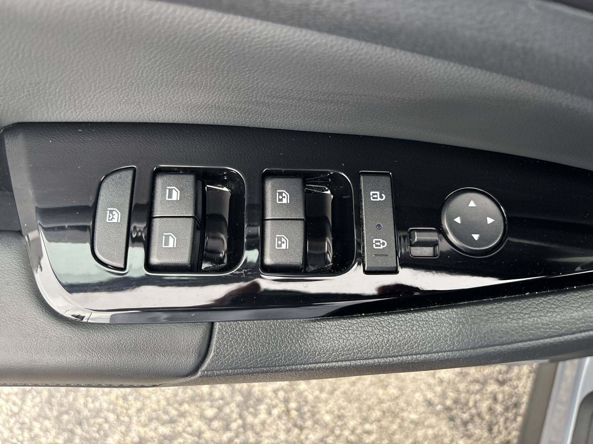 Used 2024 Kia Sportage EX FWD image 15