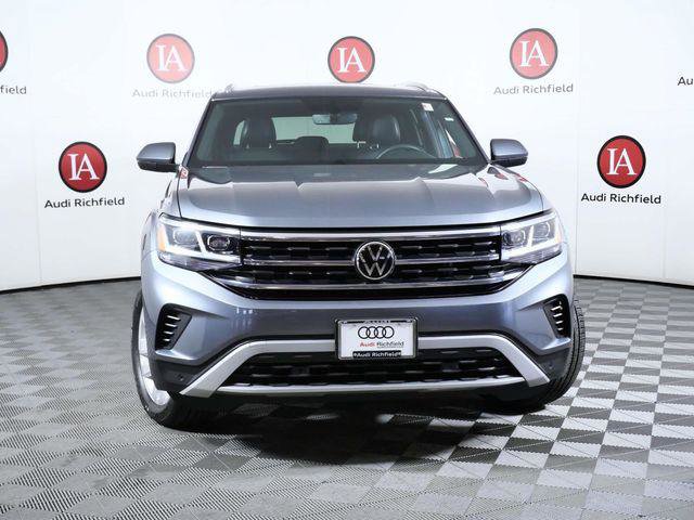 Used 2023 Volkswagen Atlas Cross Sport SE w/ Panoramic Sunroof Package image 3