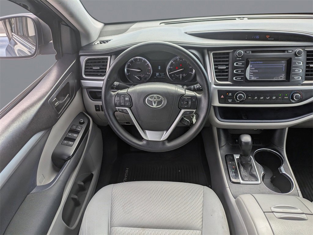 Used 2015 Toyota Highlander LE image 16