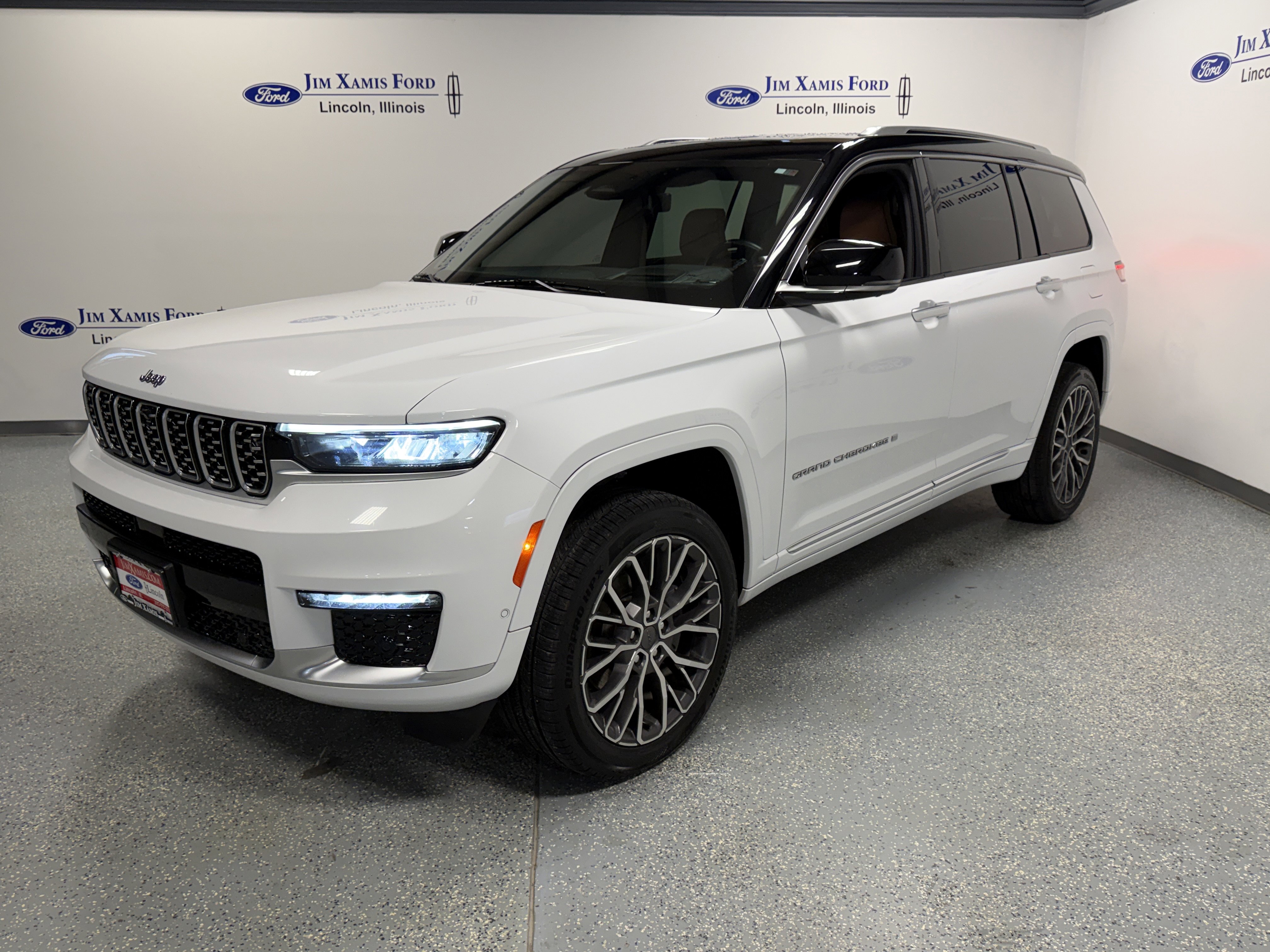 Used 2022 Jeep Grand Cherokee L Summit image 3