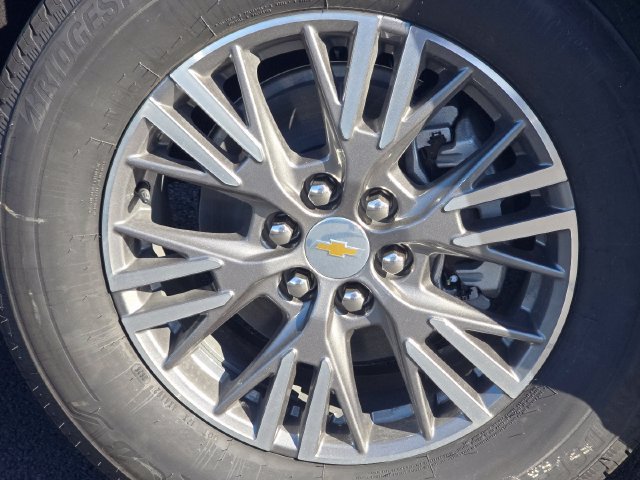 New 2027 Chevrolet Traverse LT w/ Driver Confidence Package FWD image 9