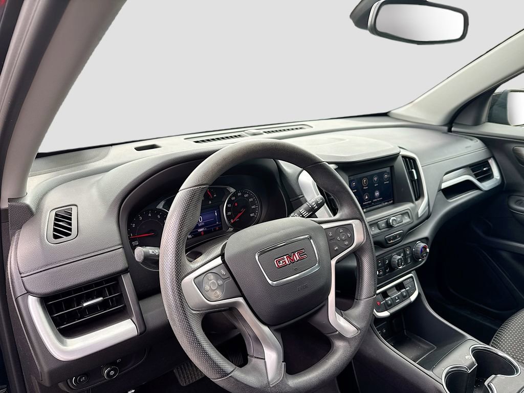 Used 2024 GMC Terrain SLE w/ Driver Convenience Package FWD image 11