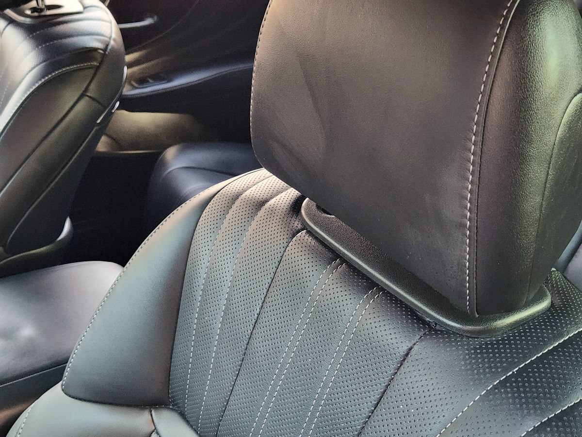 Used 2022 Lexus LS 500 w/ Interior Upgrade Package RWD image 32